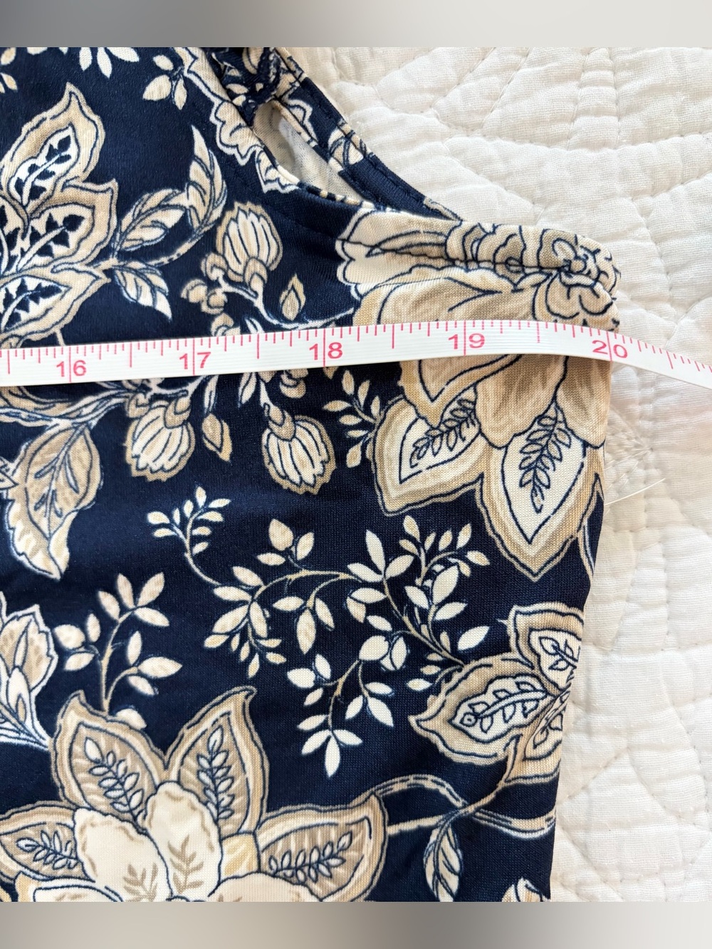 NWT SZ L PerSeption Concept Navy and Cream Floral Tie-Front Ruffle Shell - Picture 4 of 6